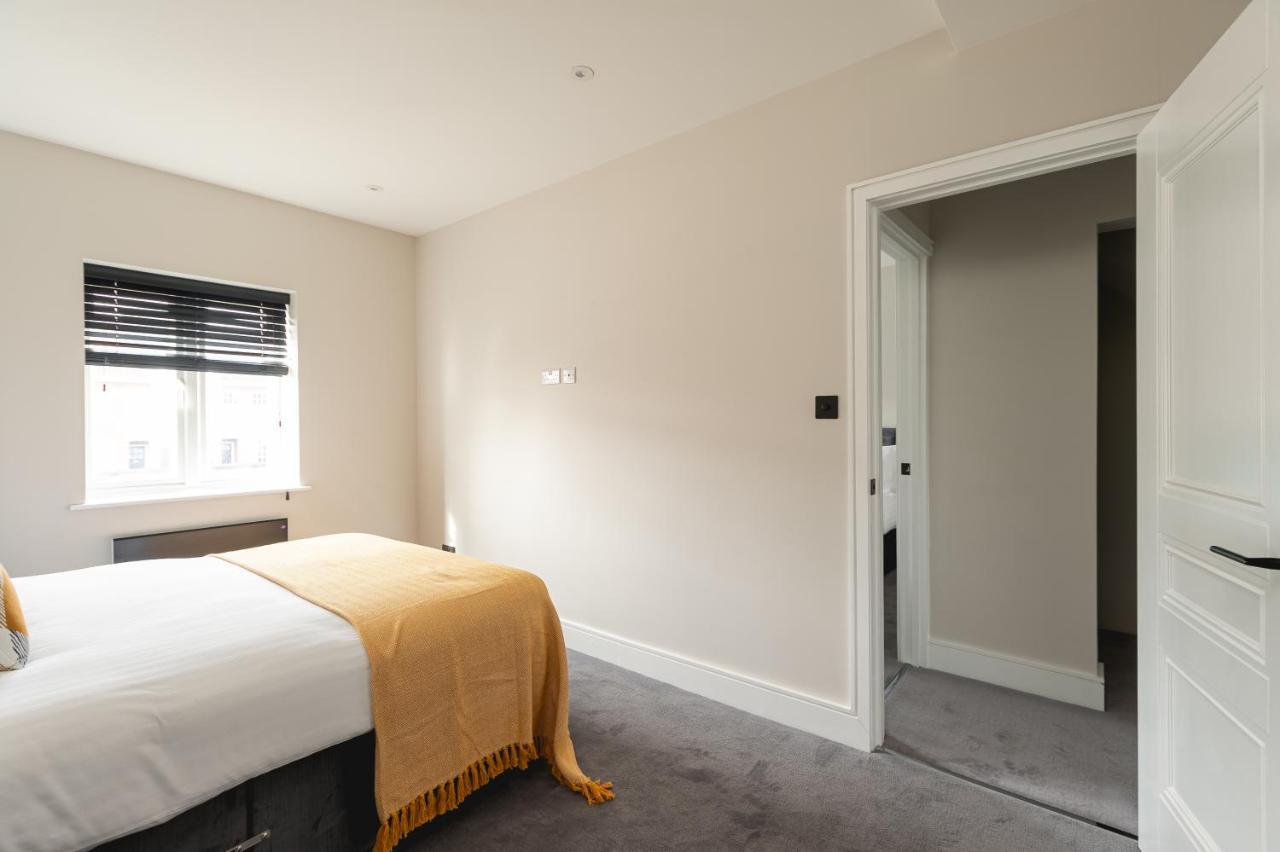 Skyvillion - Cozy Large 4 & 1 Bed Apartments In London Enfield, Mins To Tube Station, Free Wi-Fi Экстерьер фото